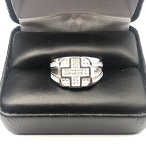 925 Sterling Silver CZ Men’s Ring with Cross Design size 9 or 10